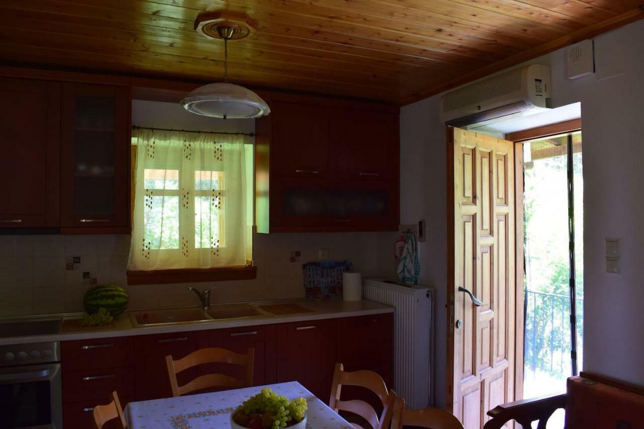 Holiday Home Dionysis Хорефто Екстер'єр фото