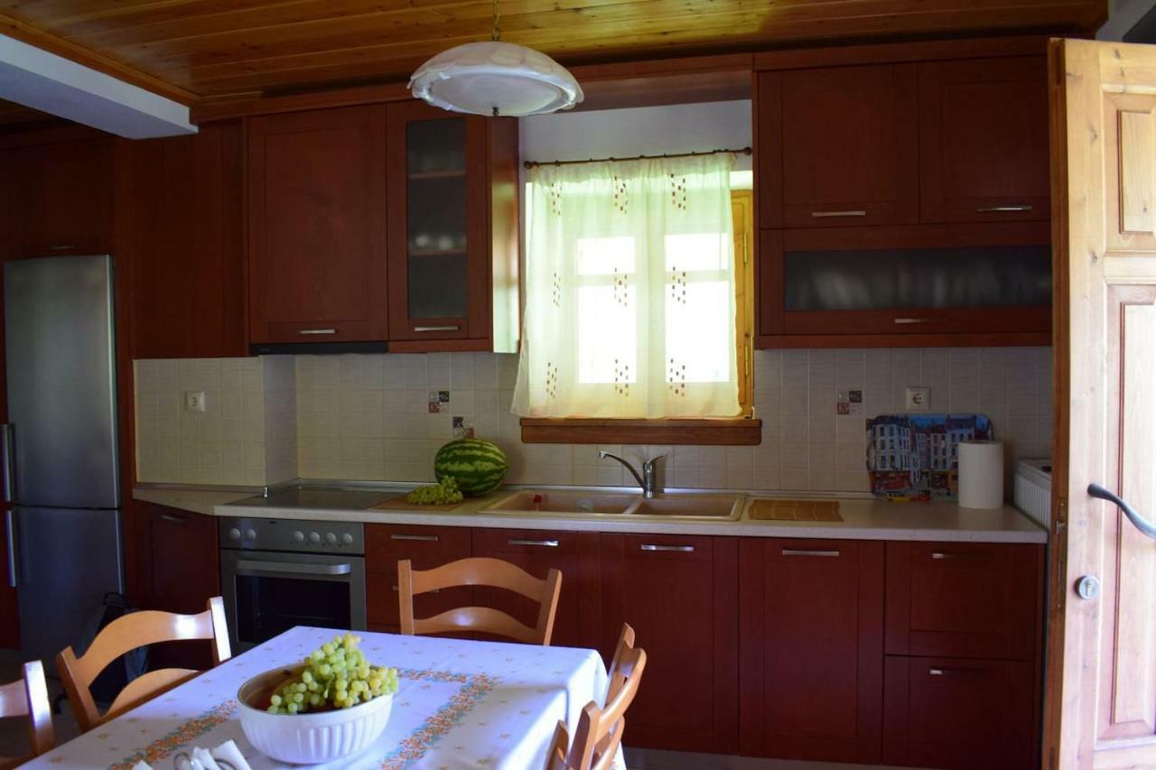 Holiday Home Dionysis Хорефто Екстер'єр фото