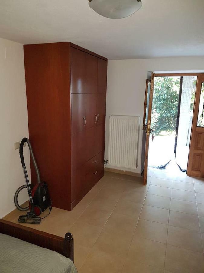 Holiday Home Dionysis Хорефто Екстер'єр фото