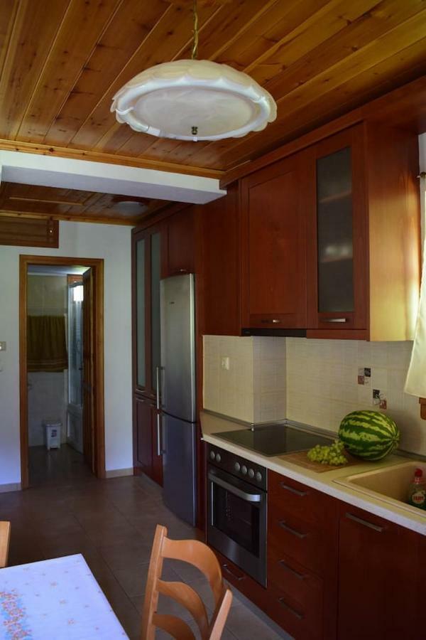 Holiday Home Dionysis Хорефто Екстер'єр фото