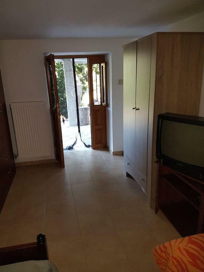 Holiday Home Dionysis Хорефто Екстер'єр фото